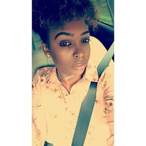 Meet your Posher, Samone